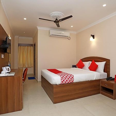 Hotel Oyo 13528 Kumud Plaza Bhubaneswar Exterior foto